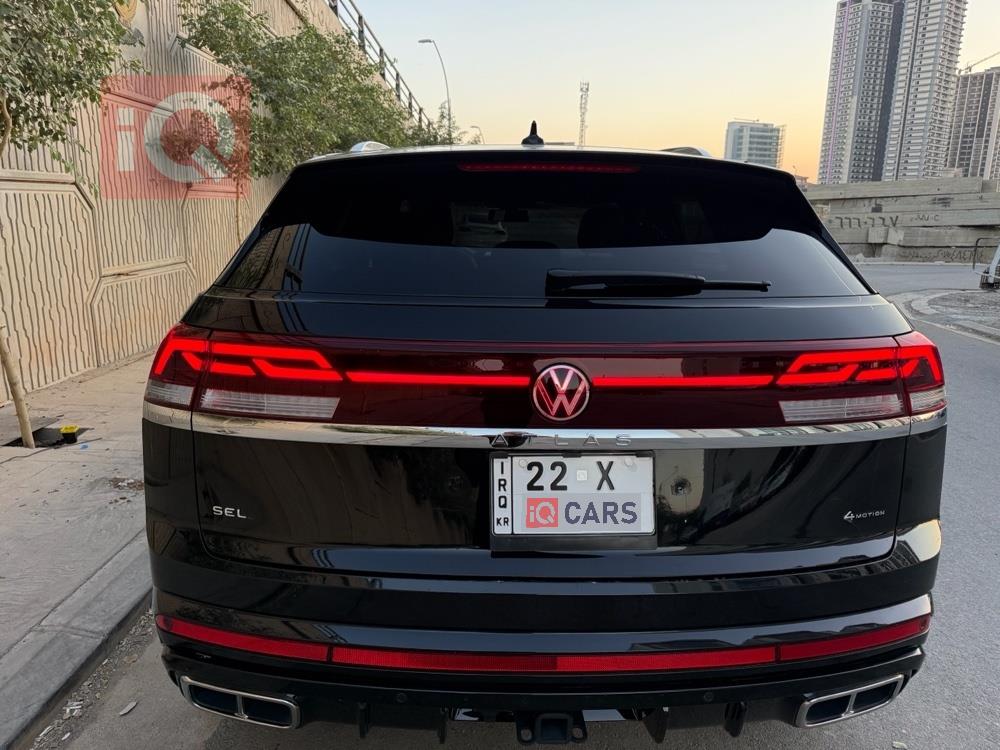 ڤۆڵکسواگن ئەتڵەس کرۆس سپۆرت